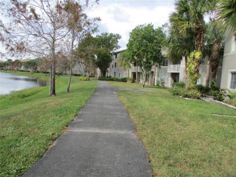 5045 Wiles Road #206 Coconut Creek FL 33073