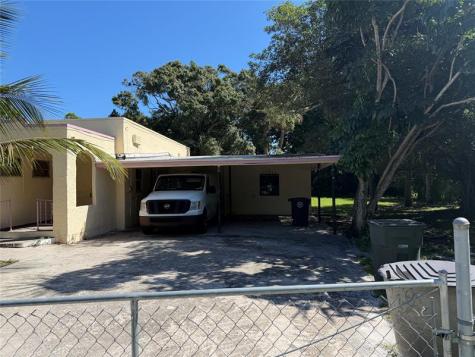 326 N 14th Street Fort Pierce FL 34950