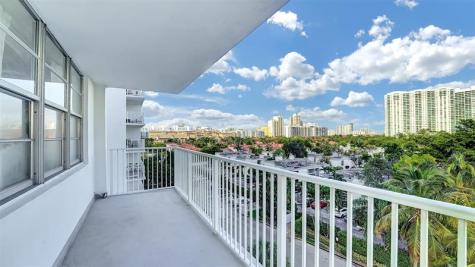 2851 NE 183rd Street Aventura FL 33160
