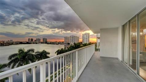 2851 NE 183rd Street Aventura FL 33160