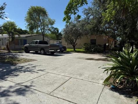 1943 Garfield Street Hollywood FL 33020
