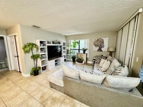 2486 NW 49th Terrace Coconut Creek FL 33063