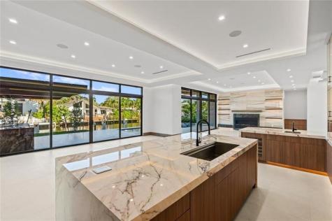 2441 NE 48th Court Lighthouse Point FL 33064