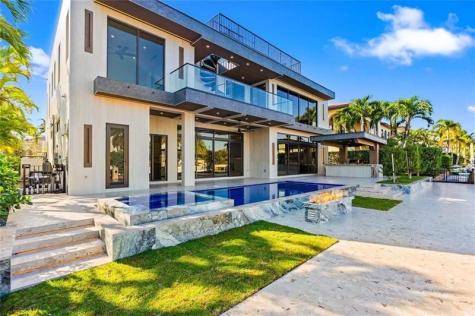 2441 NE 48th Court Lighthouse Point FL 33064