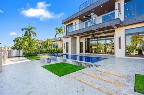 2441 NE 48th Court Lighthouse Point FL 33064