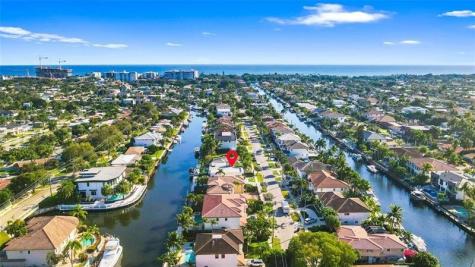 2441 NE 48th Court Lighthouse Point FL 33064
