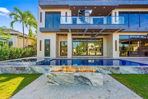 2441 NE 48th Court Lighthouse Point FL 33064