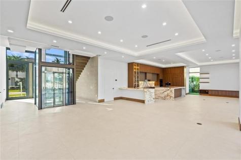 2441 NE 48th Court Lighthouse Point FL 33064