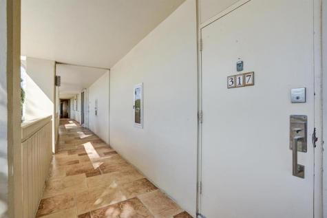 132 Lakeshore Drive North Palm Beach FL 33408