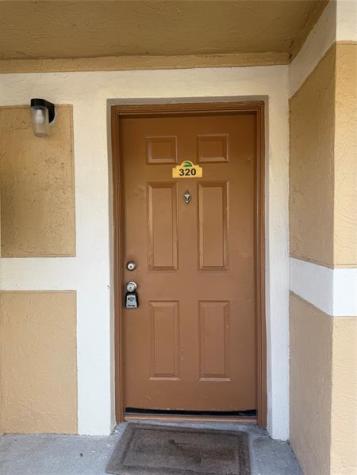 320 E Palm Circle E Pembroke Pines FL 33025