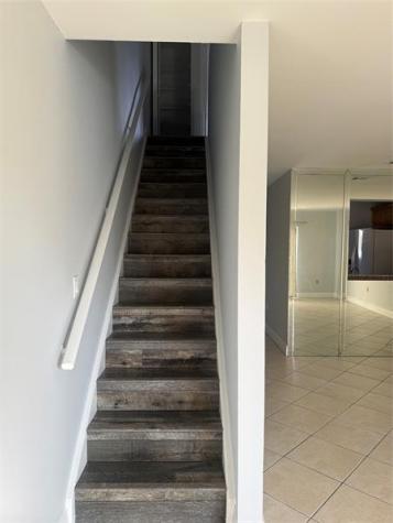 320 E Palm Circle E Pembroke Pines FL 33025