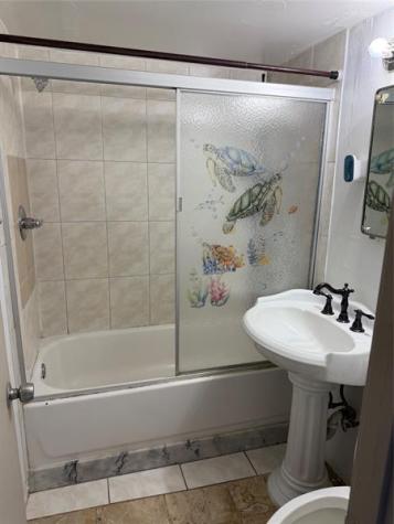 1006 NW 112th Terrace Miami FL 33168