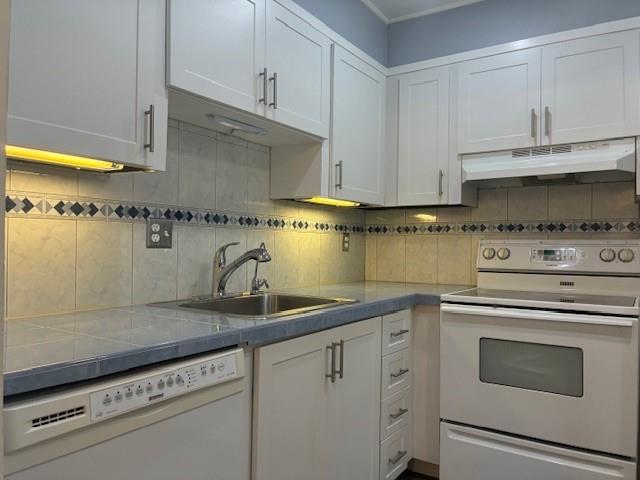 2831 Somerset Drive Lauderdale Lakes FL 33311