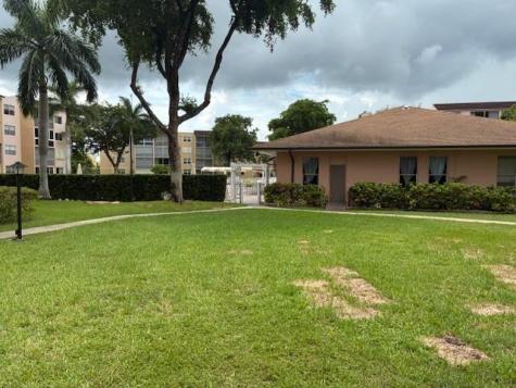 2831 Somerset Drive Lauderdale Lakes FL 33311