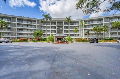 4020 W Palm Aire Drive Pompano Beach FL 33069