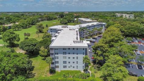 4020 W Palm Aire Drive Pompano Beach FL 33069