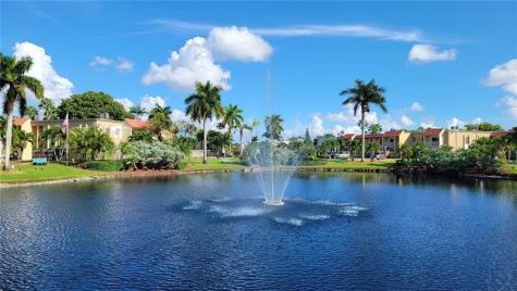 5221 Geneva Way Doral FL 33166