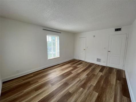 5221 Geneva Way Doral FL 33166