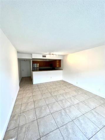 5221 Geneva Way Doral FL 33166