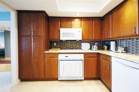 2480 Presidential Way West Palm Beach FL 33401