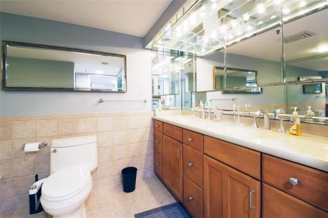 2480 Presidential Way West Palm Beach FL 33401
