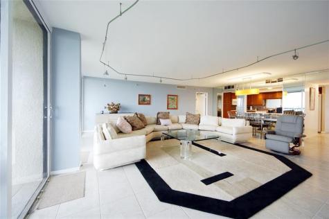 2480 Presidential Way West Palm Beach FL 33401