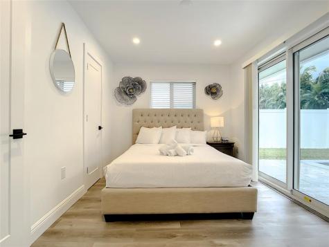 2100 NE 45th Street Fort Lauderdale FL 33308