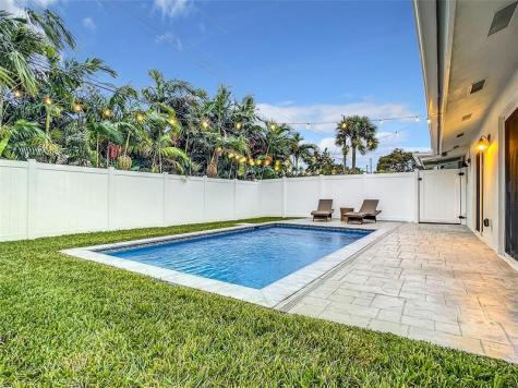 2100 NE 45th Street Fort Lauderdale FL 33308