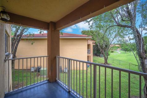 6881 NW 173rd Drive Hialeah FL 33015