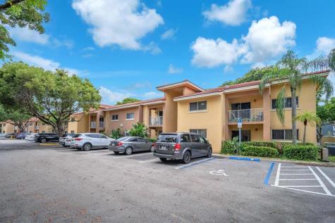 6881 NW 173rd Drive Hialeah FL 33015
