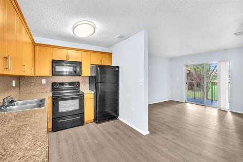 6881 NW 173rd Drive Hialeah FL 33015