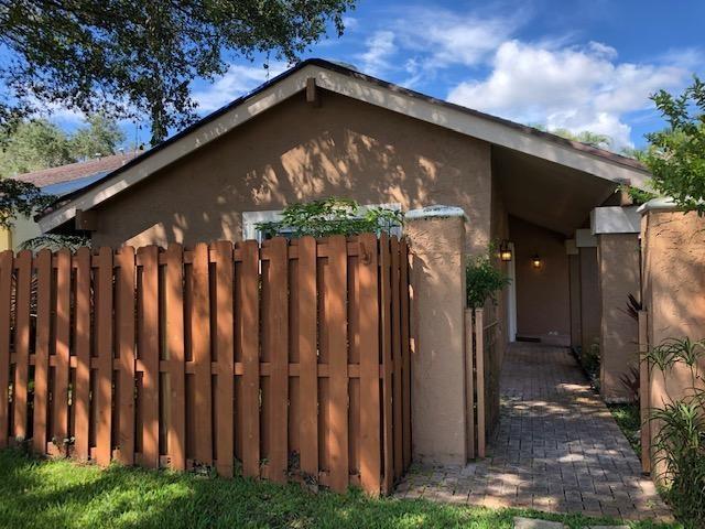 60 Forest Circle Hollywood FL 33026