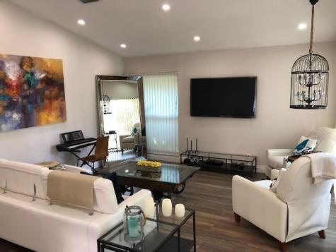 60 Forest Circle Hollywood FL 33026