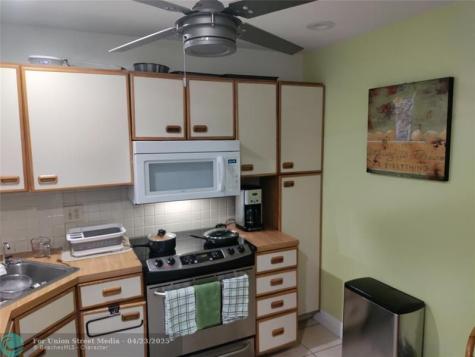 2852 S Carambola Circle Coconut Creek FL 33066