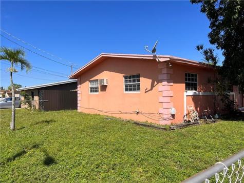 5201 SW 19th Street West Park FL 33023
