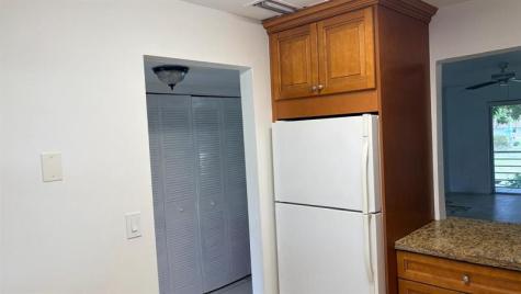 5515 N Lakewood Circle Margate FL 33063