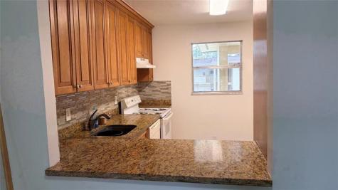 5515 N Lakewood Circle Margate FL 33063