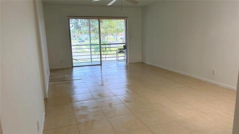 5515 N Lakewood Circle Margate FL 33063