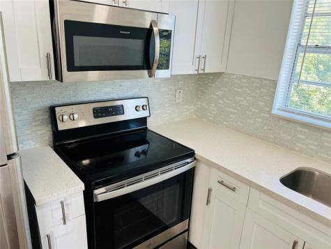 1301 N 12th Court Hollywood FL 33019
