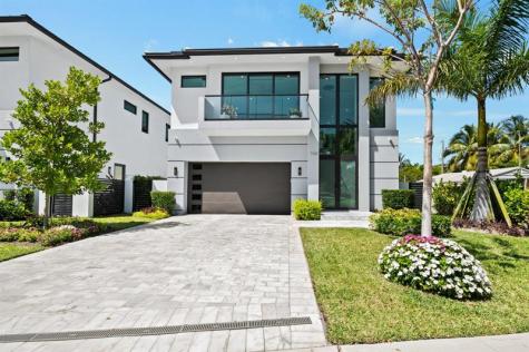 743 S Lake Avenue Delray Beach FL 33483