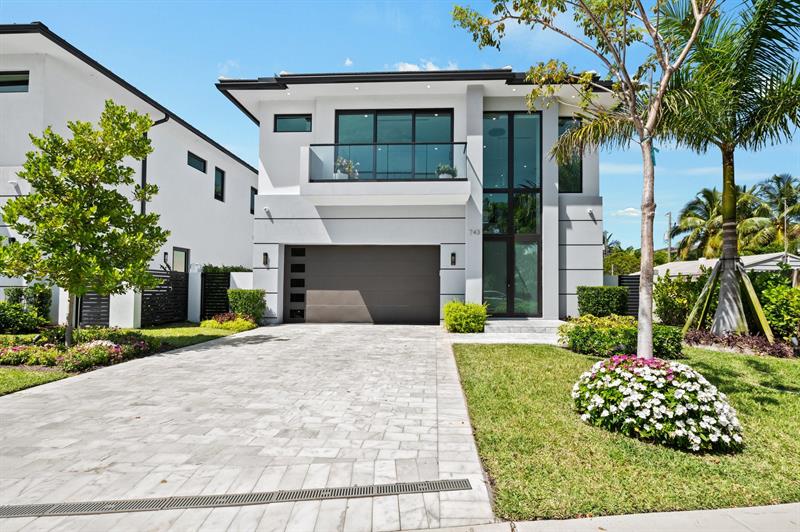 743 S Lake Avenue Delray Beach FL 33483