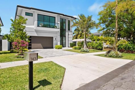 743 S Lake Avenue Delray Beach FL 33483
