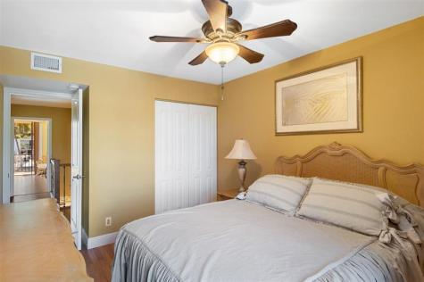 822 NE 25th Avenue Hallandale Beach FL 33009