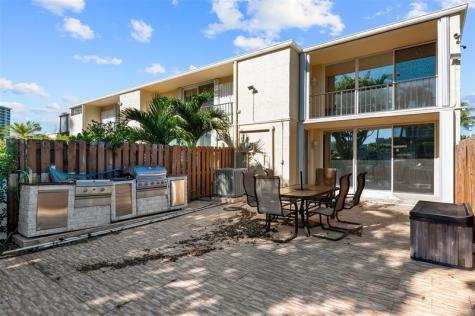 822 NE 25th Avenue Hallandale Beach FL 33009