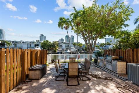 822 NE 25th Avenue Hallandale Beach FL 33009