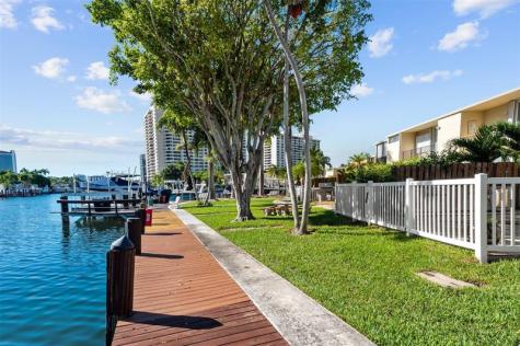 822 NE 25th Avenue Hallandale Beach FL 33009