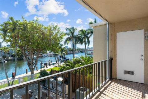 822 NE 25th Avenue Hallandale Beach FL 33009
