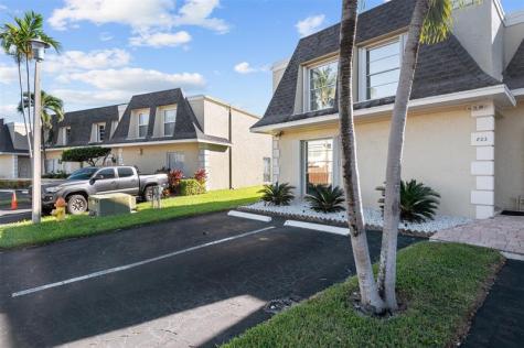 822 NE 25th Avenue Hallandale Beach FL 33009