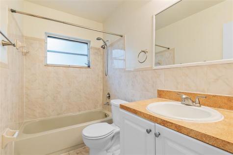 7656 NW 73rd Terrace Tamarac FL 33321