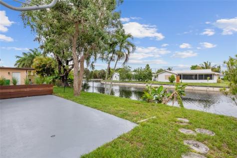 7656 NW 73rd Terrace Tamarac FL 33321